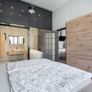 Buenos Boutique - A/c, 2 Bathrms, Amazing View Apartment Budapest